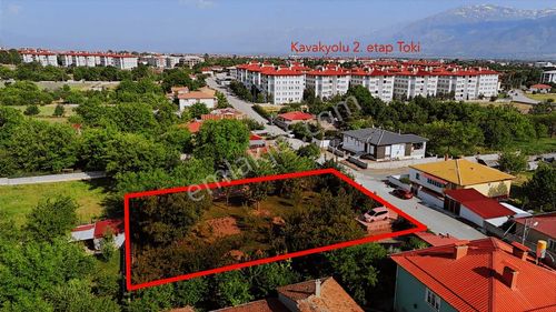 Remaxdem'den Şehrin Yükselen Lokansyonunda 1000m2 Konut Arsası!