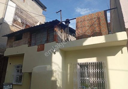 Yüreğir Dervişlerde Tek Katlı Müstakil 72 M2 Arsa Payı Evin Oturumu 70 M2