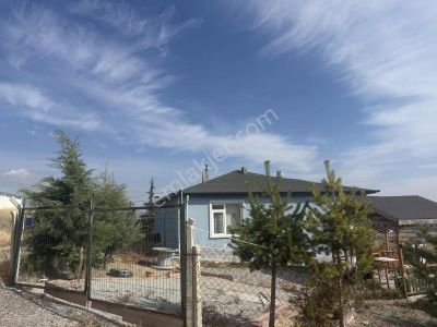 Köşe Müstakil Evli 614 M İmarlı Arsa Doğalgazlı Elektrik Su