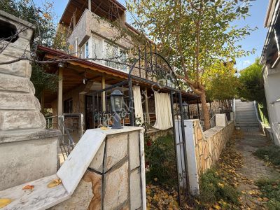 Kuşadası Davutlar Merkezine Yakın 3+1 Bahçeli Verandalı Villa