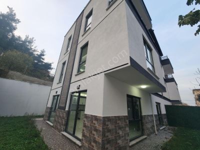 Kayalardan Gümüşlükte 4 Katlı Çift Mutfaklı Bahçeli Lüks Villa