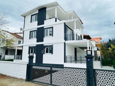 Didim'de Satılık Site İçinde Tamamı Yenilenmiş 4+1 Villa