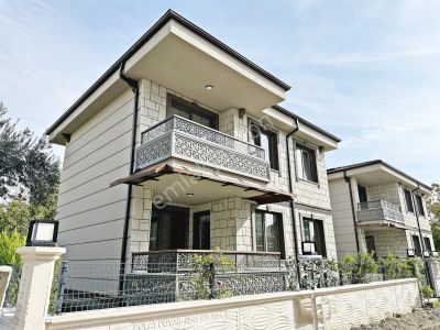 Ayanoğlundan Altınolukta Denize 197 Mt Mesafe Tam Müstakil Villa