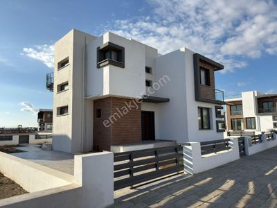 İskele Bahçeler'de Satılık 3+1 108 Ay Vadeli Satılık Villalar.