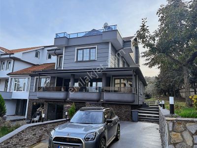 Mudanya'da 650 M2 Lüks 4 Katlı Satılık Villa