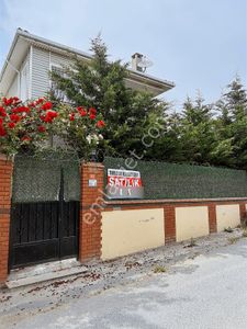 Demir Deluxe___güzelce Satılık Müstakil Villa____on Numara Konum
