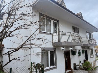 Kartepe Uzuntarla Yeşiltepe Villalarında Satılık Tripleks Villa