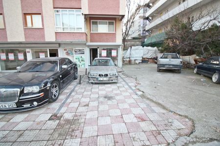 1544. Cadde Üzerinde 80 M2 Kepenkli Kiralık Dükkan