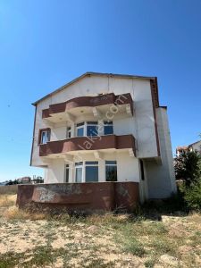 Gaziler Emlak'tan.mükemmel Manzaralı 3 Katli Dubleks Villa