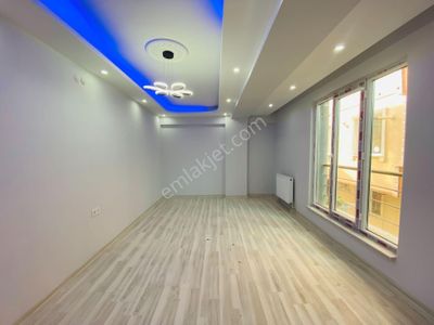 Güven'den Kapaklı'da Caddeye,okullara Yakın,ankastreli 2+1 Daire