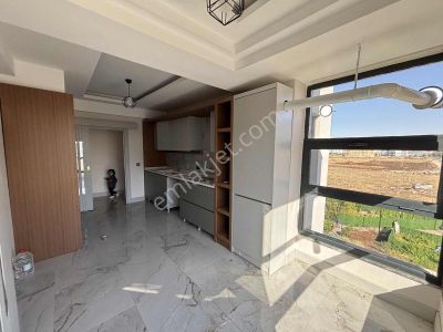 New Life'den 2.5+1 Üçkuyularda Geniş Havuzlu Yerden Isıtma Daire