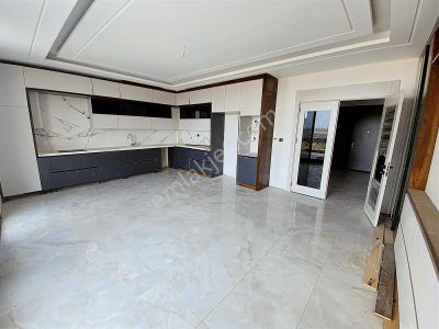 New Life'den Satılık 4.5+1 Havuzlu Lüks Villa Fiyat Uygun