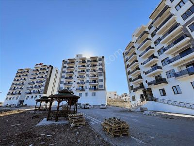 New Life'den 450 Evler Civarı Satılık 1+1 Havuzlu Acil Daire