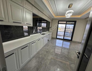 New Life'den Wınstown Arkası Lüks 3.5+1 Havuzlu Sıfır Daire