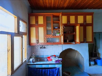 Kemer Kayı Köyünde 913m2 Arsa İçinde İki Katlı Müstakil Ve Ahır