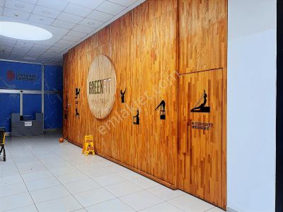 Ümraniye -yeşil Vadi Konaklarında 180 M2 Kullanım Alanlı İşyeri