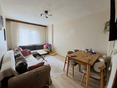 Önlü'den Mehmet Akifte 2+1 80m2 Merkezi Konum'da 4.kat Daire