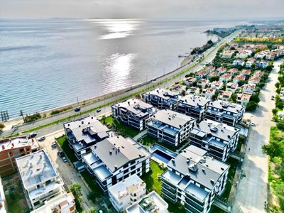 Berkay Demirel'den Altınolukta Denize Sıfır Site İçerisinde 2+1