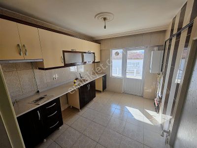 İnce Emlak'tan Yeşilbayır'da Cadde Üzerinde Ara Kat 3+1 Daire...