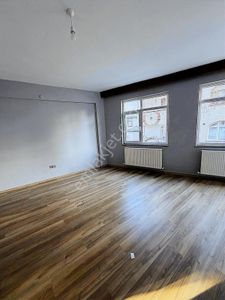 Şehir Merkezinde 2+1 Kapalı Mutfaklı Satılık Daire