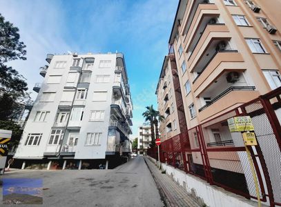 Alanya Merkez De 2+1 Denize 120 Metre Satılık Daire