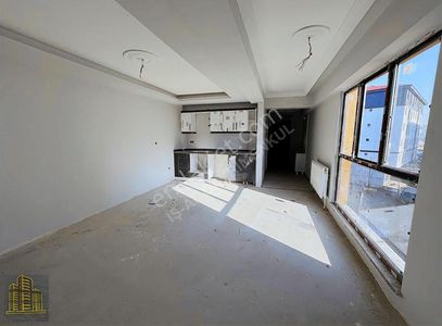 İş-al Gayrimenkulden Merkez Lokasyonda Arakat 1+1