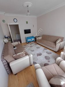 Akçay Emlak'tan Akşehir Seyran Mahallesinde Nihat Dayanık İlkokulu Yanında 1. Kat Satılık 3+1 Daire