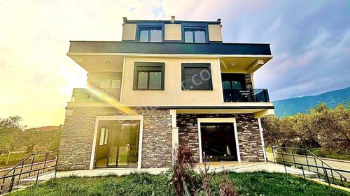 ⫷onur Yıldırım'dan Güre'de Lüx Tasarımlı Bahçeli Şık 3+1 Villa⫷