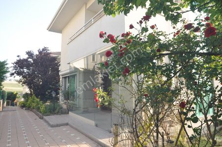 Satılık Boş 4+2 Yaşamkent Site İçerisinde Villa