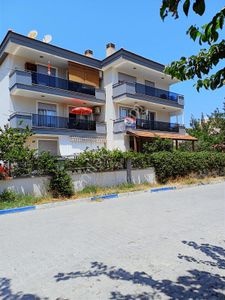 Yenifoça Merkeze Yakın 2+1 Satılık Geniş Ferah Daire!