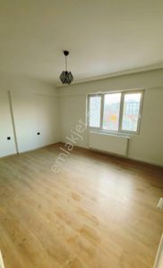 !fiyat Düştü! Hacıkaplanlar’da Asansörlü Komple Yenilenmiş 2+1 105 M2 Satılık Fırsat Daire !!!