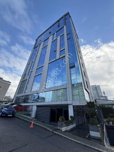 Şerifali'de Hidesıde Resıdence'ta Kiralık 2+1 Ofis