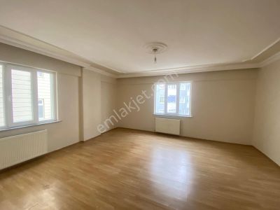 Akyüz Gayrimenkul Den; Çerkezkoy Merkezde Iskanlı,kombılı ,satılık 3+1 Daire