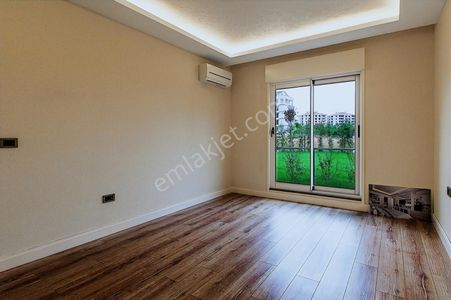 Balat Ona 162 De Satılık 4+1 Geniş Daire