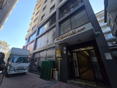 Çiftlik Caddesi Girişinde Mükemmel Konumda Satılık 3+1 Daire