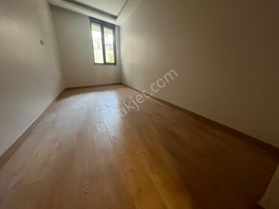 İdealtepe Sahile Yakın Özel Bahçe Ve Teraslı Geniş 2+1