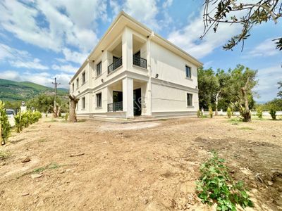 ꧁akçay Ay Emlaktan꧂güre'de Lüks Sitede Bahçe Kullanımlı Müstakil Tadında Satılık 2+1 Şık Daire