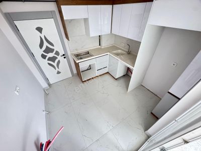 Mustafa Kemal'de Yüksek Giriş E.banyolu Giyinme Odalı Satılık 3+1 Daire