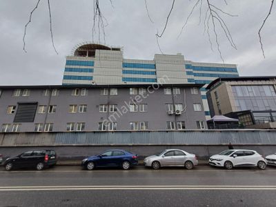 Çekmeköy Hastanesi Arkasında, Cadde Üzeri, Ön Kullanımlı Dükkan