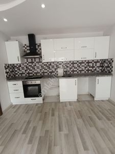 Birlik Gayrimenkul Den Gültepede Çukurova Fırın Arkası 1+1 Ankastreli Şofbenli Geniş Oturumlu Cazip