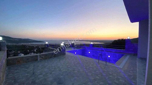 Didim Akbükte Kesintisiz Deniz Manzaralı, Havuzlu Lüks Müstakil