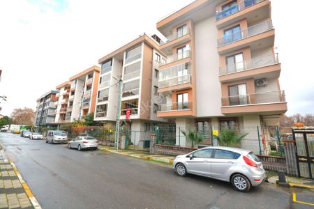 Kiralık Çatı Dubleks 2+1 Site İçi 120 M2 Metroya Yakın Güney Cephe Kapalı Otoparklı