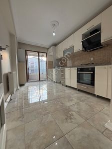 Bademlik'te Cadde Üzeri Manzaralı Full+full Yapılı 3+1 Daire!