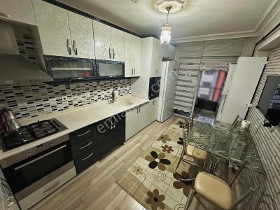 Yenikent 29 Ekim'de 3+1 Son Katta Asansörlü Çift Balkonlu Daire