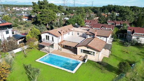 Antalya Kepez'de Bahçeli Ve Orman Manzaralı Müstakil Villa