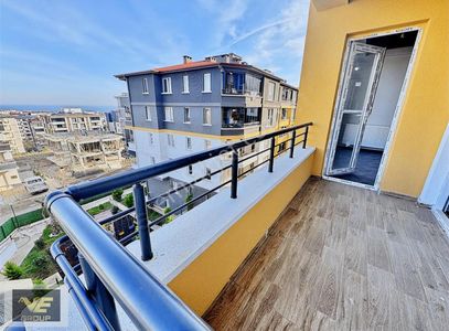 Sıfır-geniş-denizmanzarlı-havuzlu-siteiçigüvenlikli-geniş Balkon