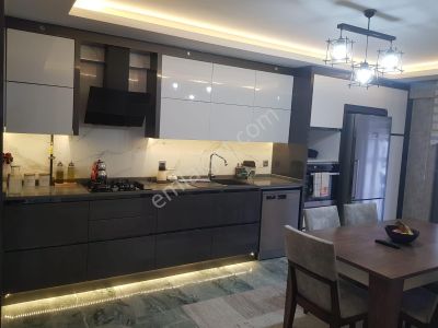 Kaan Emlaktan Yenişafakta 3+1 Lüks Satılık Daire