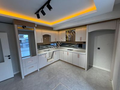 Yenikenet 29 Ekim Mh 3+1 Ara Kat Güney Cephe Ebeveyn Banyolu-asansörlü - G.odalı Sıfır Daireler!!