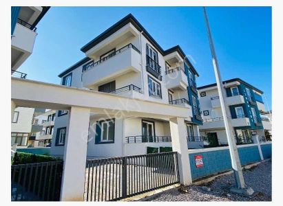 Prestijden Kemalpaşada Ara Kat Ön Cephe Kapalı Mutfak 2+1 Daire