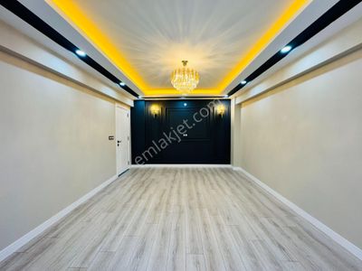 Güven'den Kapaklı'da K.otoparklı,ebeveyn Banyolu Lüks 2+1 Daire